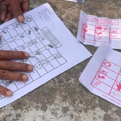दाङमा चुनावी रौनक : उम्मेदवार बस्तीबस्तीमा, दलका कार्यकर्ता भोट हाल्न सिकाउँदै